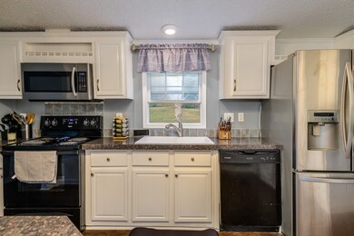 155 Oak Brook Dr, McMinnville, TN 37110 - photo 4