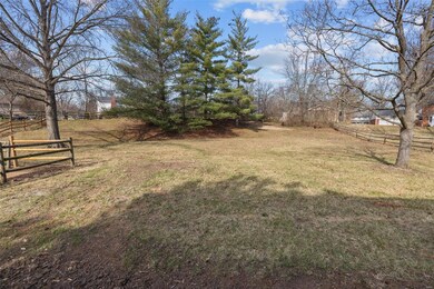 1869 Buckington Dr, Chesterfield, MO 63017 - photo 2
