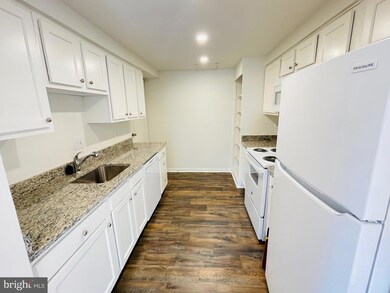 574 West Ct, Glen Burnie, MD 21061 - photo 4