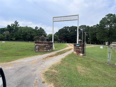 203 NE H St, Stigler, OK 74462 - photo 3