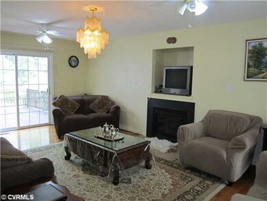 Den/Family/Great Room - Farmily room with gas fire