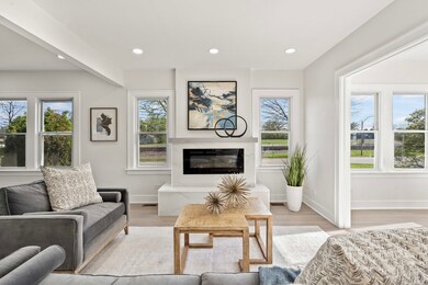 103 N Walnut St, Elmhurst, IL 60126 - photo 3