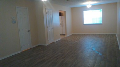 16774 Canary Ct, Conroe, TX 77385 - photo 4