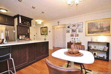 1374 Midland Ave unit 101, Bronxville, NY 10708 - photo 5