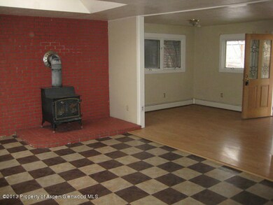 Living room/dining area