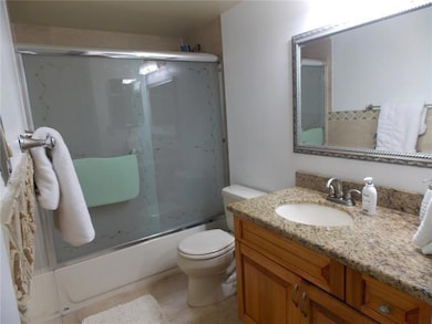 159 Lakeview Dr unit 203, Weston, FL 33326 - photo 5