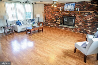 1139 Mchenry Dr, Glen Burnie, MD 21061 - photo 5