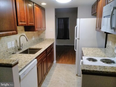 8742 Tamar Dr, Columbia, MD 21045 - photo 5