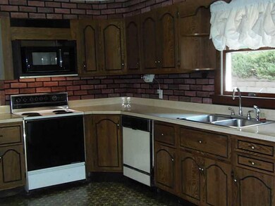 324 N 4th St, West Newton, PA 15089 - photo 5