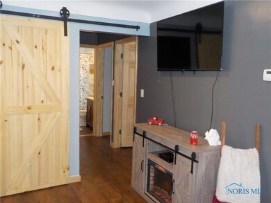 23116 W Edgefield Rd, Genoa, OH 43430 - photo 6