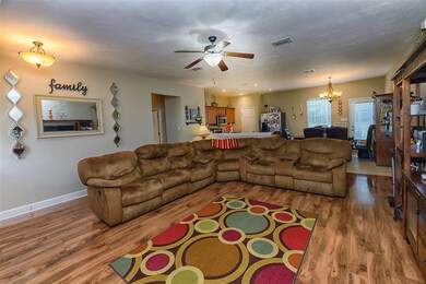 423 Parkside Cir, Crawfordville, FL 32327 - photo 6