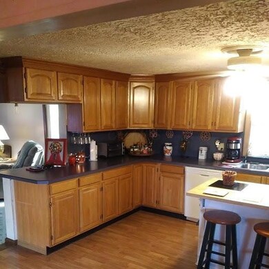 2465 N Court St, Circleville, OH 43113 - photo 5