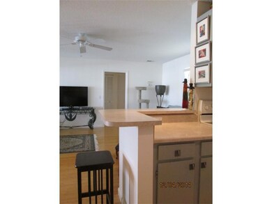 Kitchen. Breakfast Bar