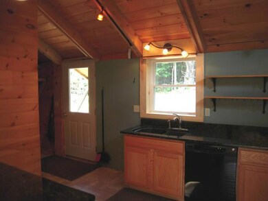 Kitchen. Entrance/Kitchen