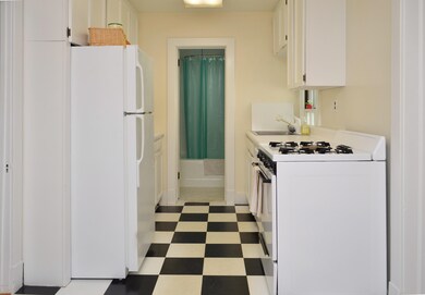 323 Riversville Rd, Greenwich, CT 06831 - photo 5