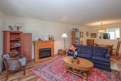 1561 Skylark Ct-3