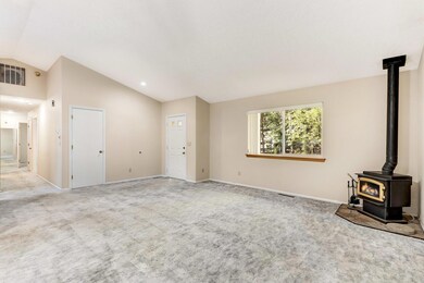 61334 Wecoma Ct, Bend, OR 97702 - photo 4