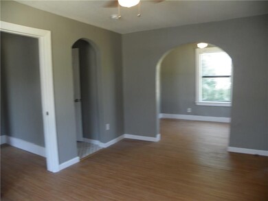 209 E Severn St, Shawnee, OK 74801 - photo 2