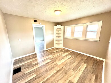 252 Coovert St, Columbus, IN 47201 - photo 7