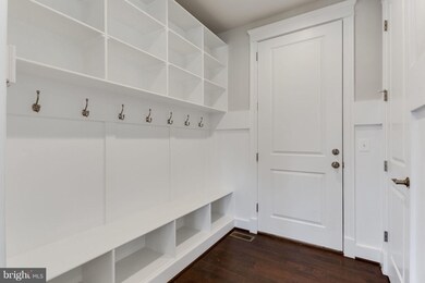 1214 Kelley St SW, Vienna, VA 22180 - photo 7