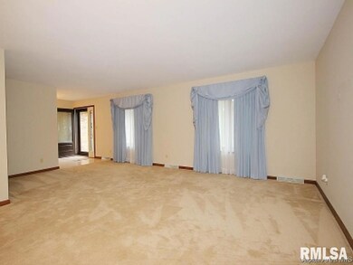 1320 Weston Pointe Dr, Springfield, IL 62704 - photo 4