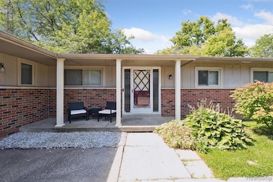 3196 Red Barn Rd, Flint, MI 48507 - photo 2