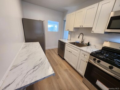 264-37 Langston Ave unit A, Glen Oaks, NY 11005 - photo 7