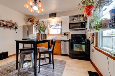 2170 C St SW, Cedar Rapids, IA 52404 - photo 6