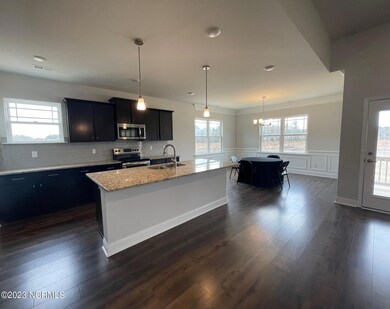 Kitchen-Dinnine Combination