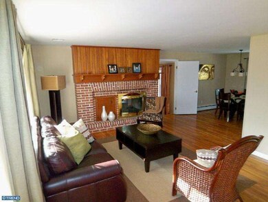 907 Diamond St, Sellersville, PA 18960 - photo 5