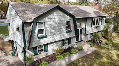 7 Adams Dr, Coventry, RI 02816 - photo 2