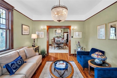 Living room - perspective from the front door