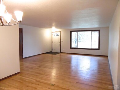 23270 Cindy Ct, Bend, OR 97701 - photo 4