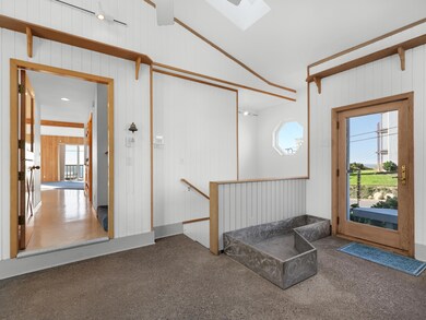 839 SW 2nd St, Newport, OR 97365 - photo 2