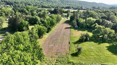 3378 Lanark Rd, Coopersburg, PA 18036 - photo 5