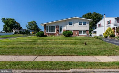 352 Sussex Blvd, Broomall, PA 19008 - photo 2