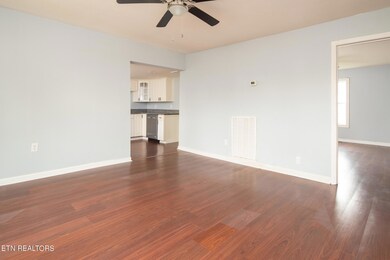 112 Peach St unit st, Athens, TN 37303 - photo 7