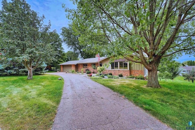 1609 E Edgewood Rd, Sioux Falls, SD 57103 - photo 3