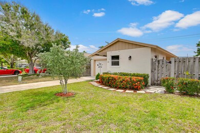 141 E Riverside Dr Jupiter FL-large-002-