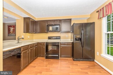 9651 Glendower Ct, Laurel, MD 20723 - photo 2