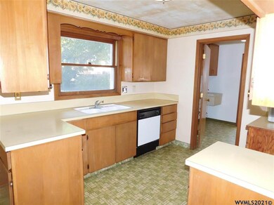 360 Wilshire Dr N, Keizer, OR 97303 - photo 7