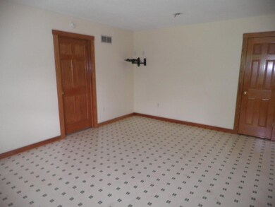 5076 S State Road 45, Bloomfield, IN 47424 - photo 3
