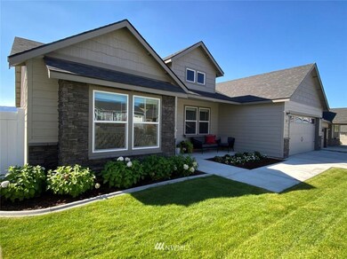 819 Madeleine Ct, East Wenatchee, WA 98802 - photo 2