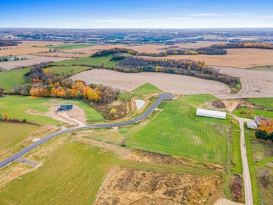 363 Candy Ln, Kinnickinnic Township, WI 54022 - photo 4