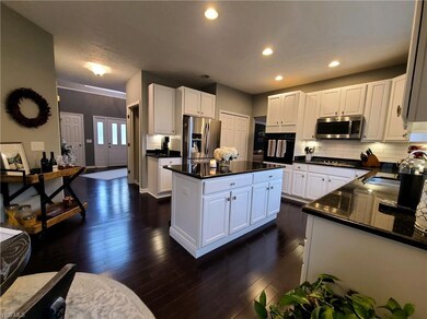 Gorgeous modern kitchen with stainless steel appli