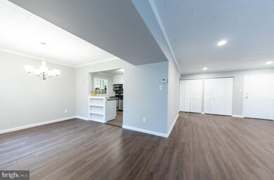 1671 Parkcrest Cir unit 301, Reston, VA 20190 - photo 6