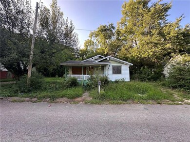 306 W Kearns Ave, High Point, NC 27260 - photo 2