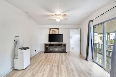 3550 N Duke Ave unit 12, Fresno, CA 93727 - photo 5