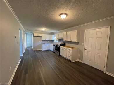 303 Roanoke St, Reidsville, NC 27320 - photo 5