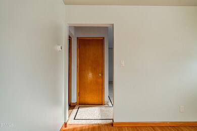 932SummitBlvd12522_00022